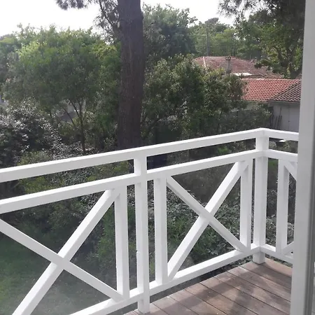 La Maison Blanche Bed & Breakfast 3*