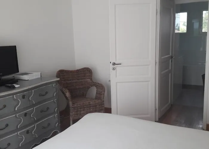 La Maison Blanche B&B 앙데르노스레방