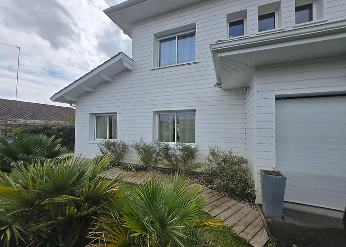 B&B La Maison Blanche 앙데르노스레방